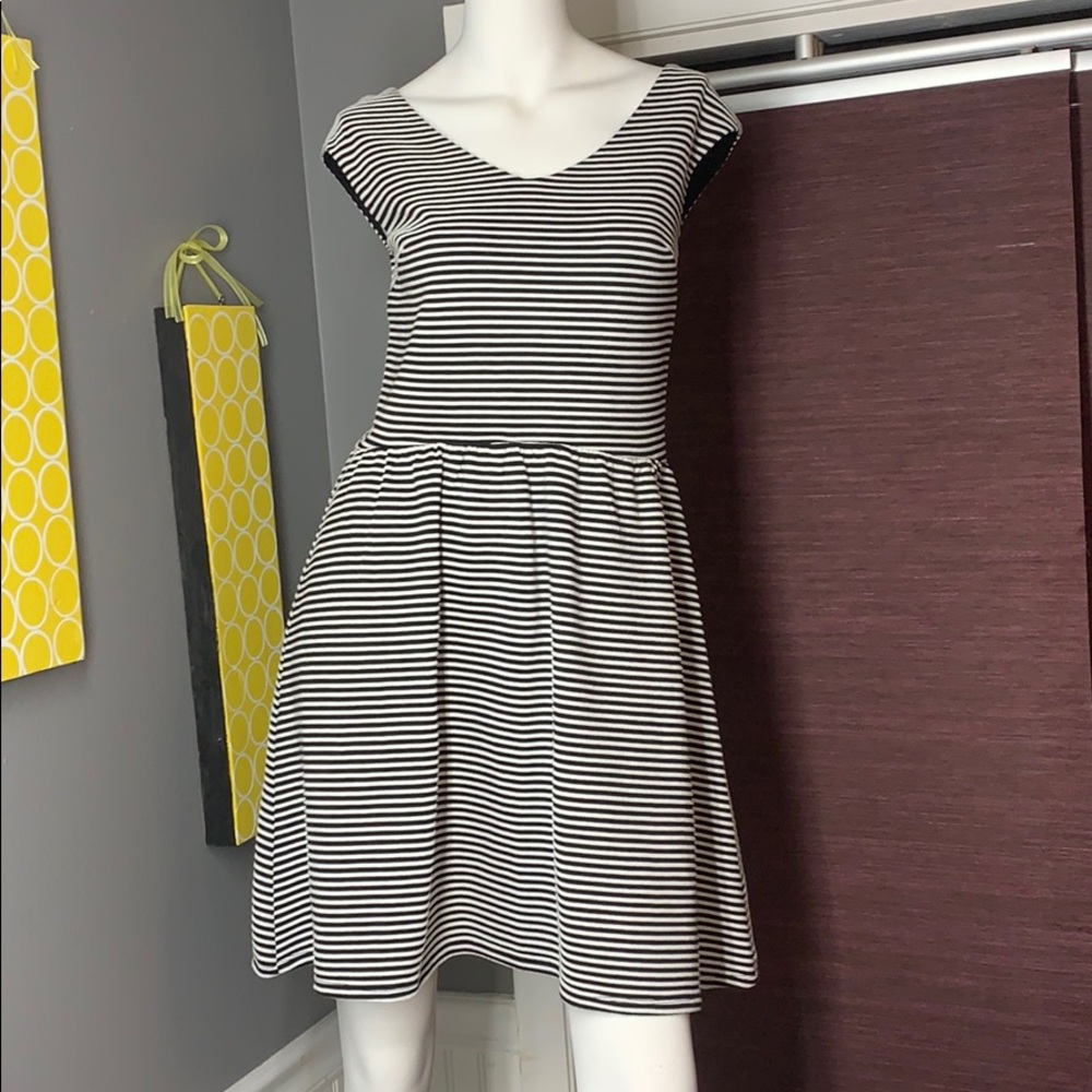 Xhilaration Dress. Black and white stripes. Size:M